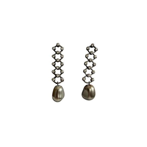 Vintage silver color dangling earrings rhinestones and faux pearls - Picture 1 of 7